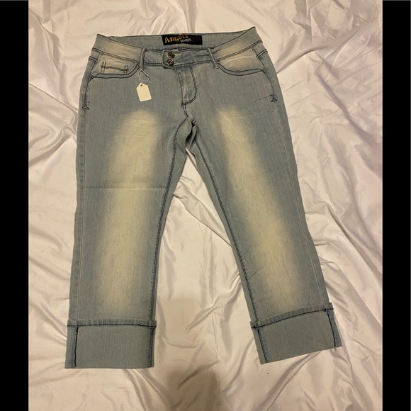 Euc Angels Jeans Denim Capri Jeans Size 